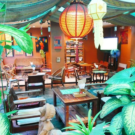 All In 1 Guesthouse Чиангмай Экстерьер фото