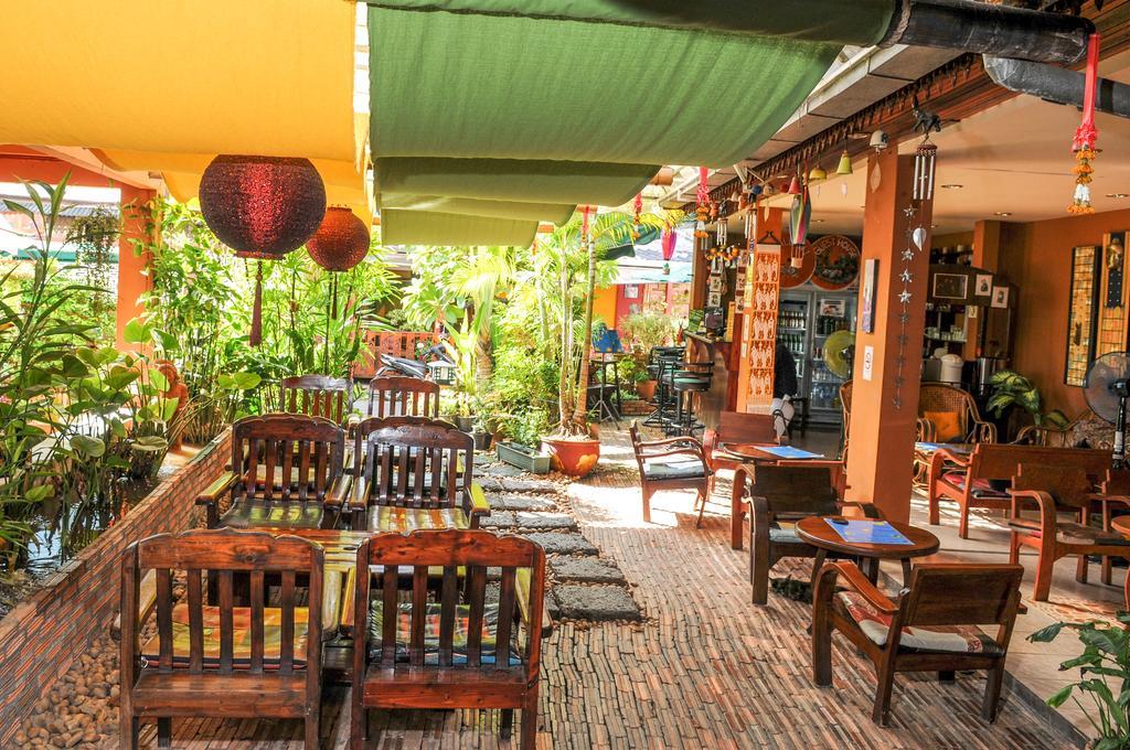 All In 1 Guesthouse Чиангмай Экстерьер фото