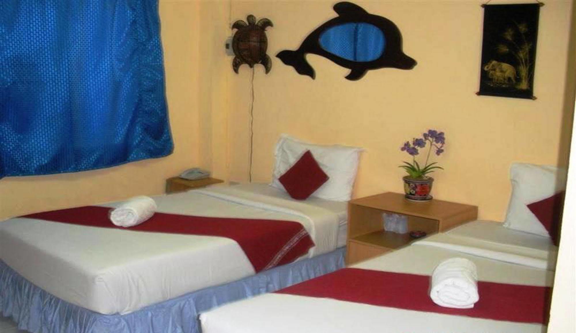 All In 1 Guesthouse Чиангмай Экстерьер фото