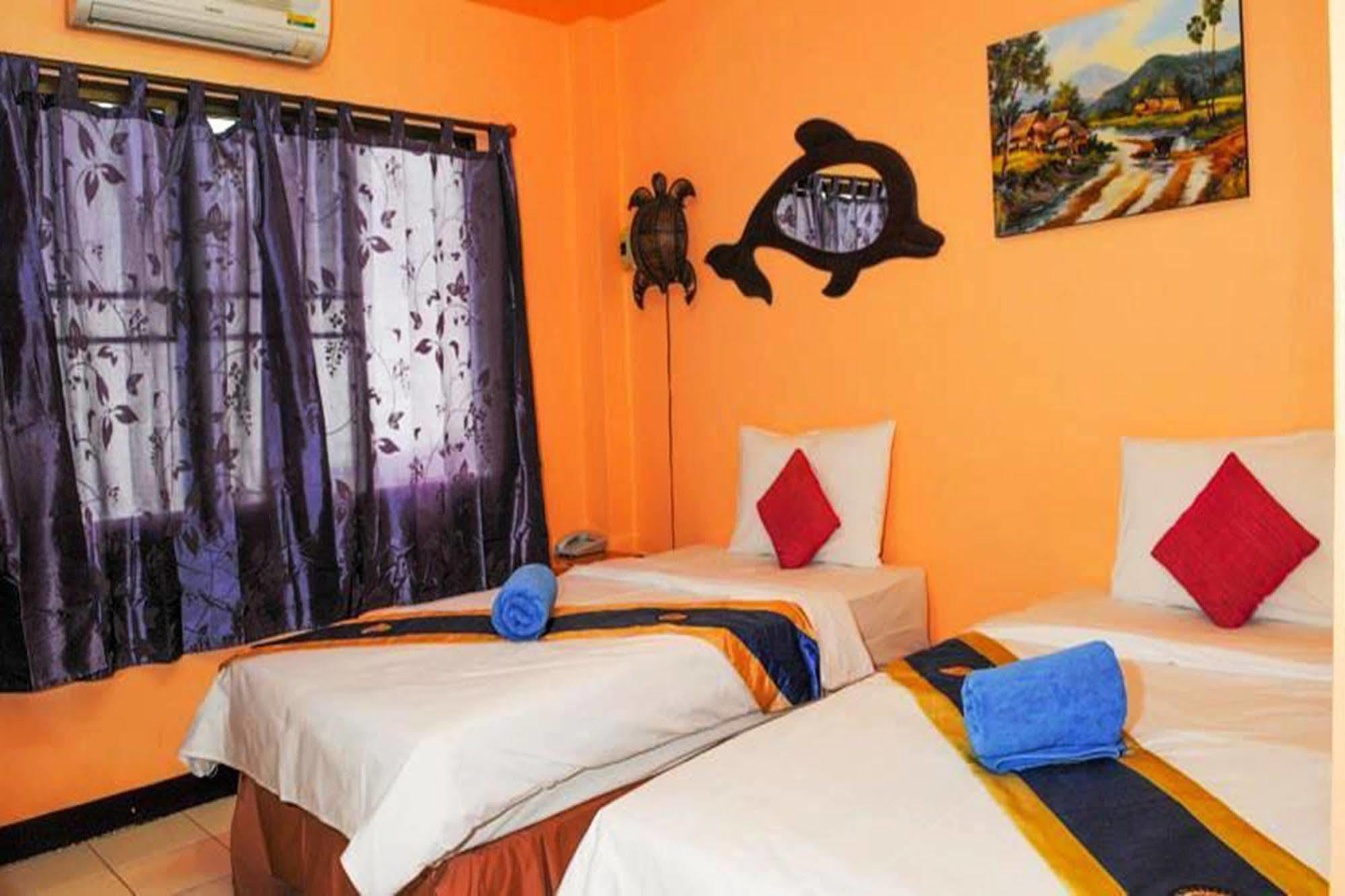 All In 1 Guesthouse Чиангмай Экстерьер фото