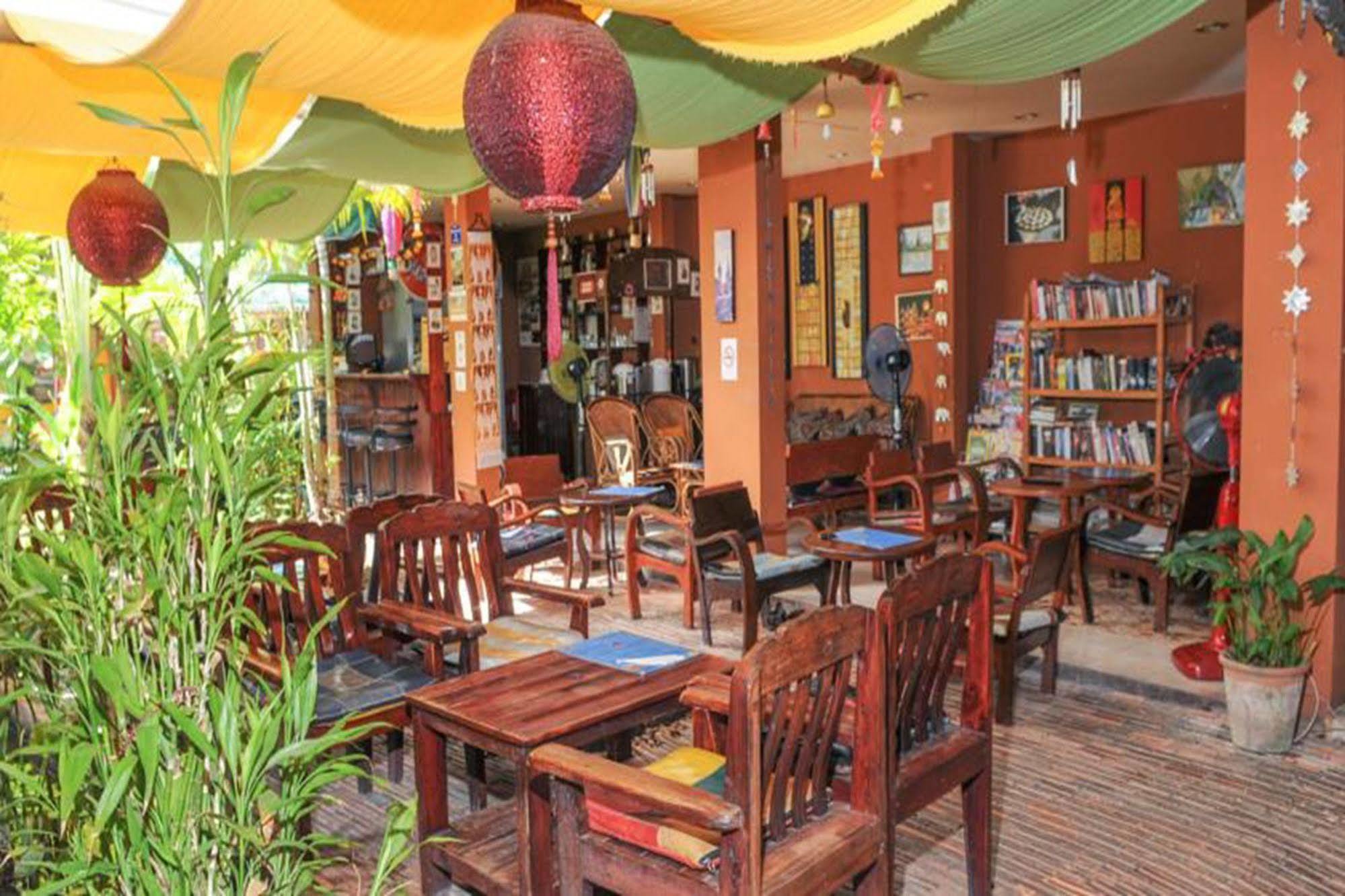 All In 1 Guesthouse Чиангмай Экстерьер фото