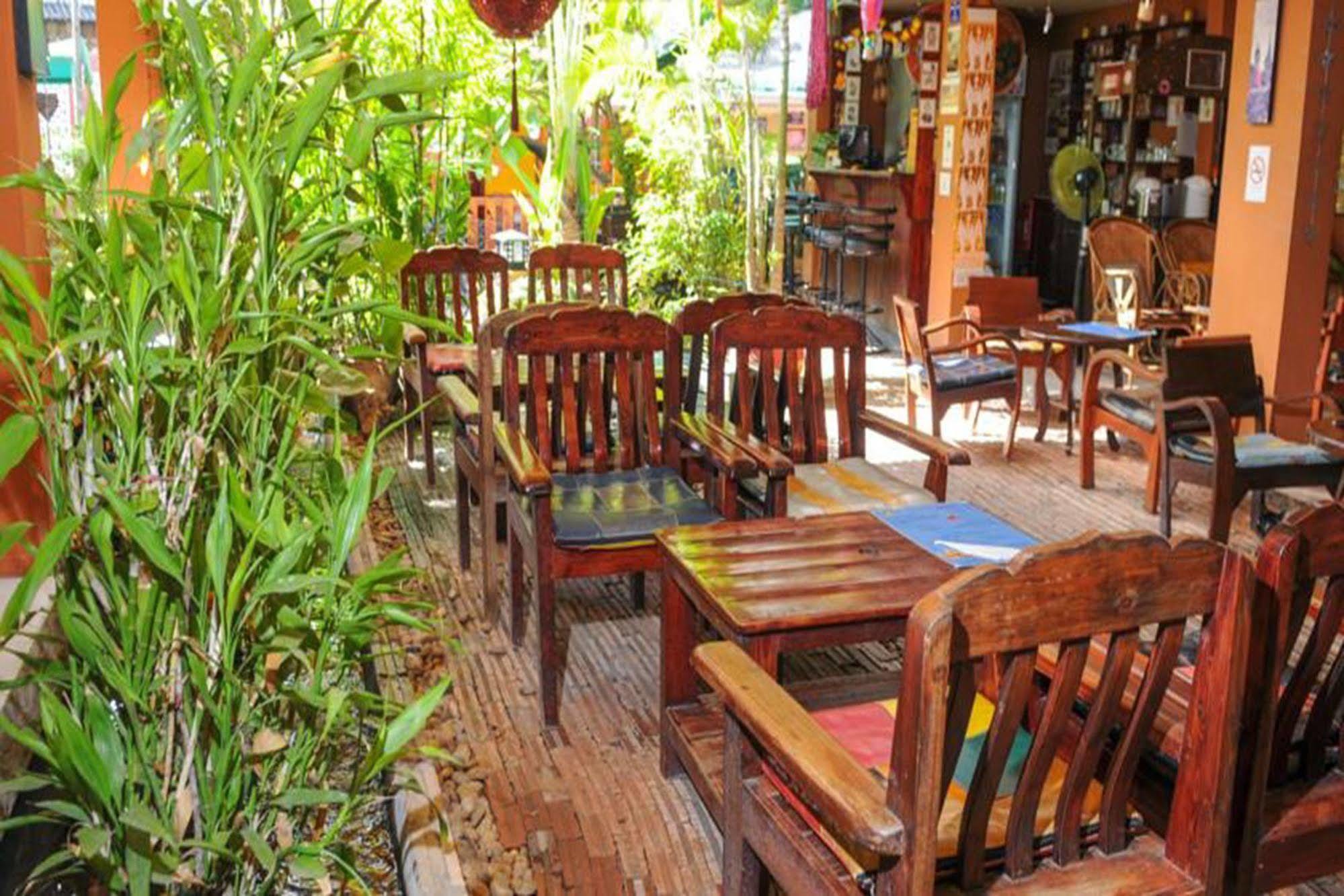All In 1 Guesthouse Чиангмай Экстерьер фото