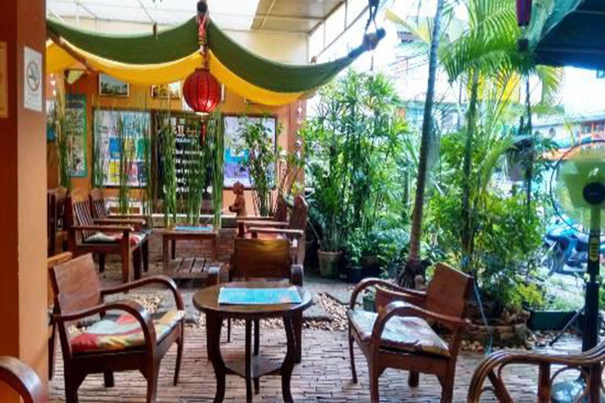 All In 1 Guesthouse Чиангмай Экстерьер фото