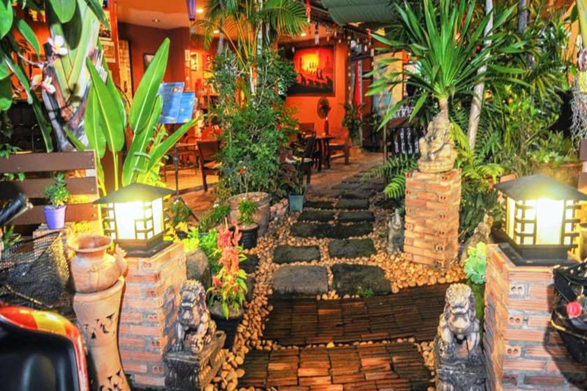 All In 1 Guesthouse Чиангмай Экстерьер фото