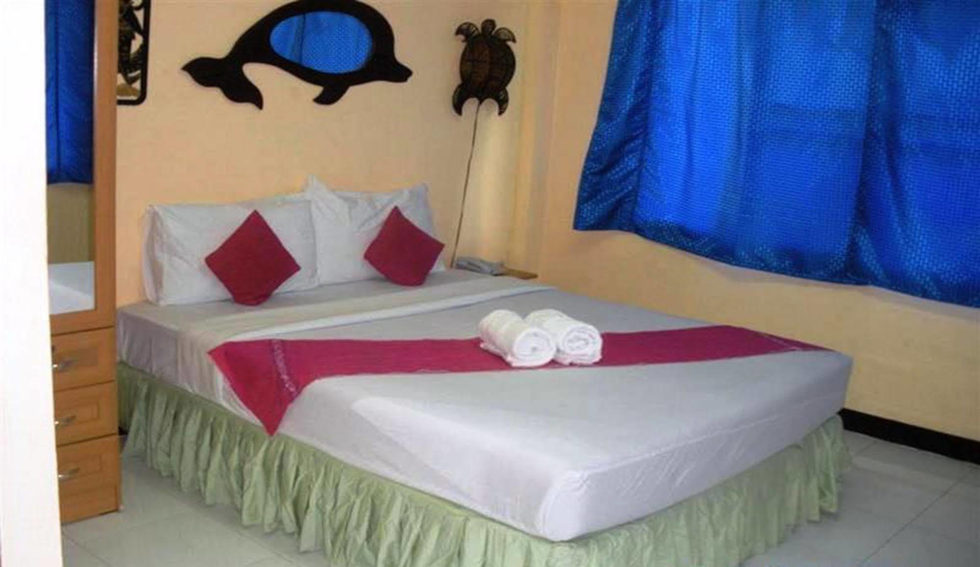 All In 1 Guesthouse Чиангмай Экстерьер фото