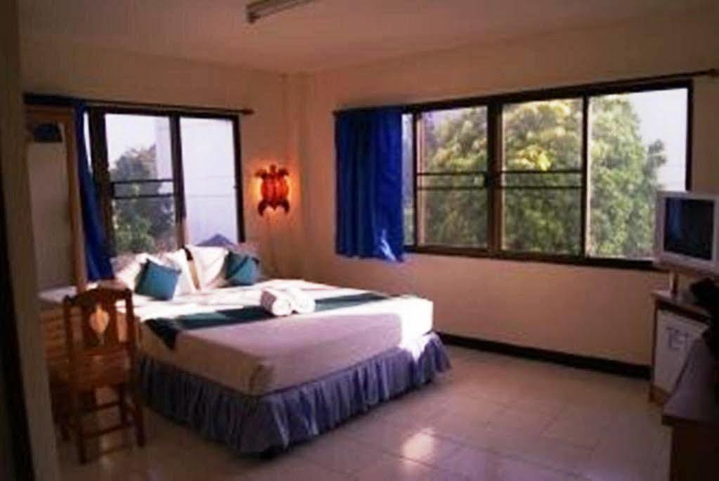 All In 1 Guesthouse Чиангмай Экстерьер фото