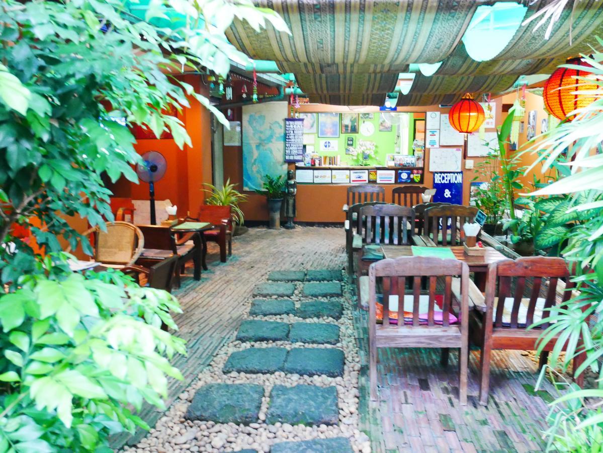 All In 1 Guesthouse Чиангмай Экстерьер фото